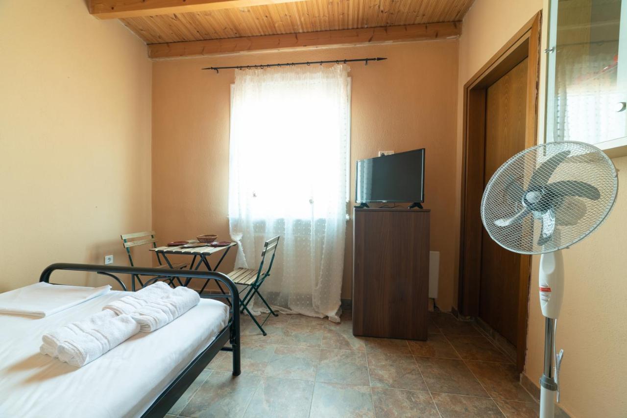 Maison Agistro Hotel Angistron Exterior photo